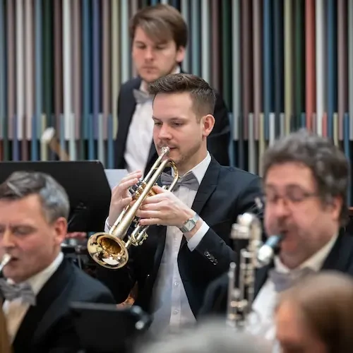 Trompeter Mitglied des Orchesters